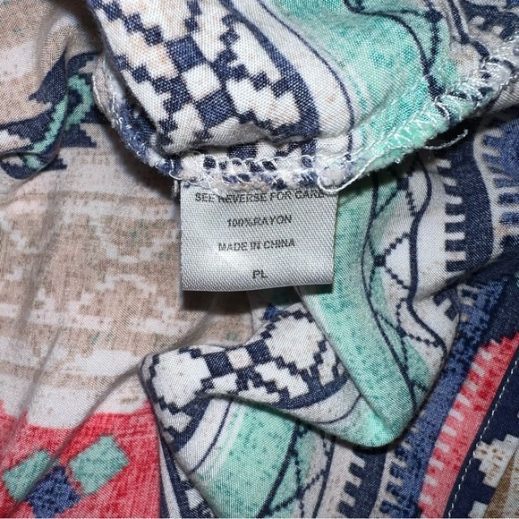 Bobeau Women’s Aztec Pattern Blouse Size PL - Picture 7 of 7